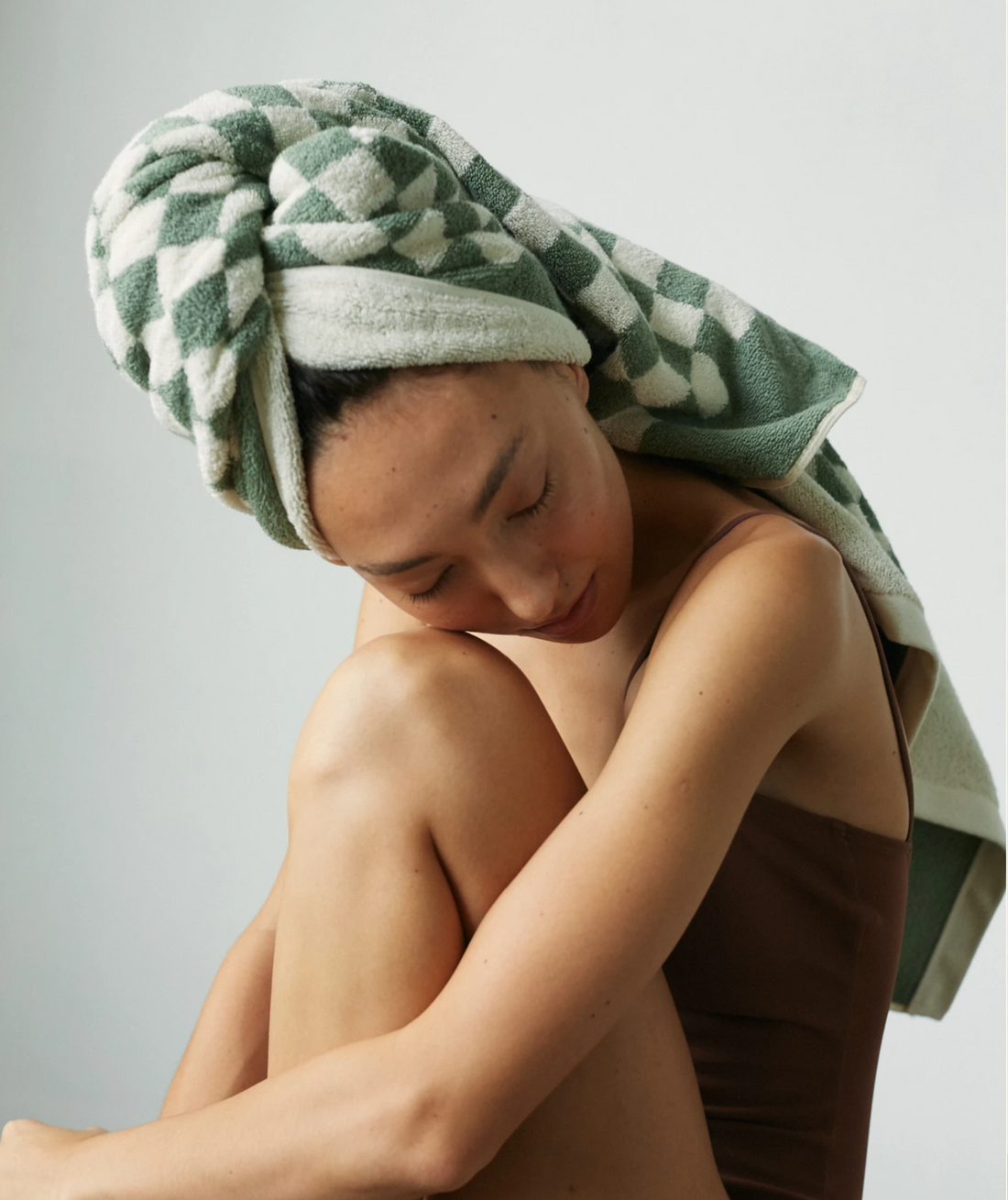 BAINA Roman Organic Cotton (Pool) Towel in Sage & Chalk