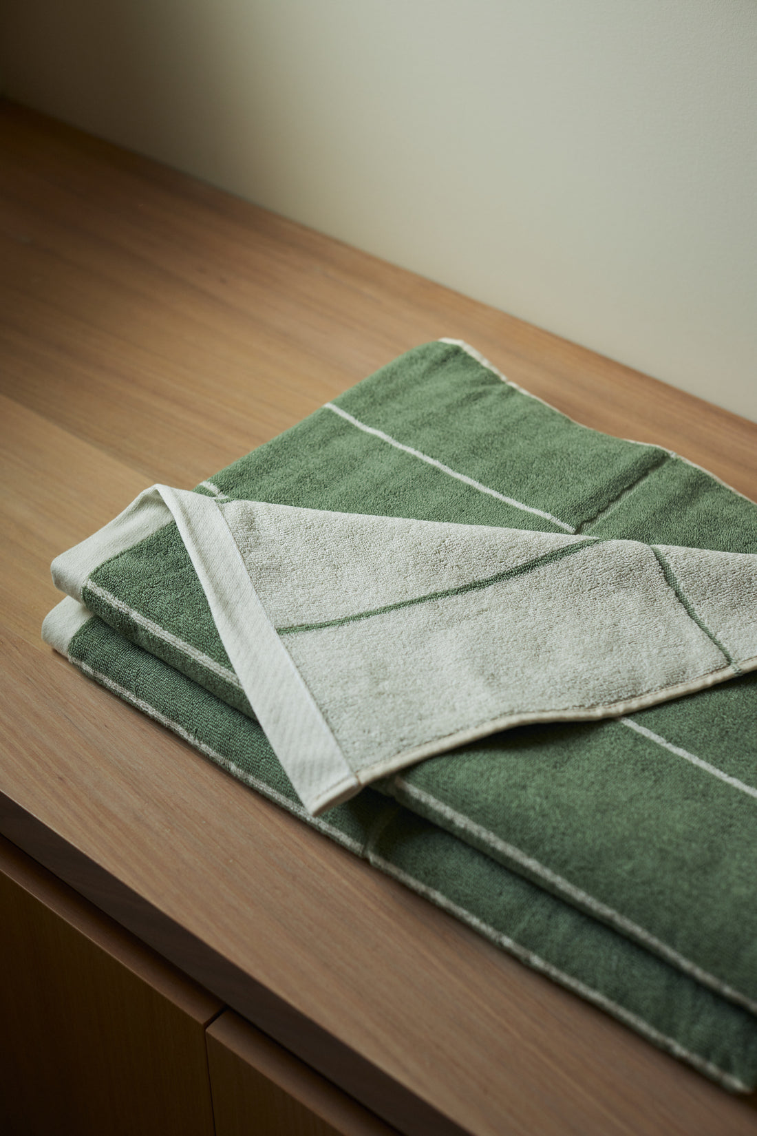 BAINA Bethell Bath Towel - Sage / Chalk | The Source - Leader in Luxury Kitchen & Bathroom Products in Adelaide, Australia